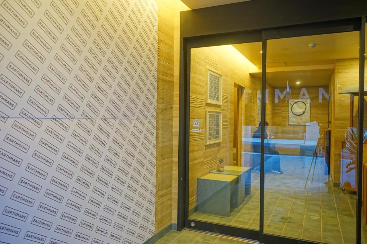 Earthmans Osaka-Jo Aparthotel Exteriör bild